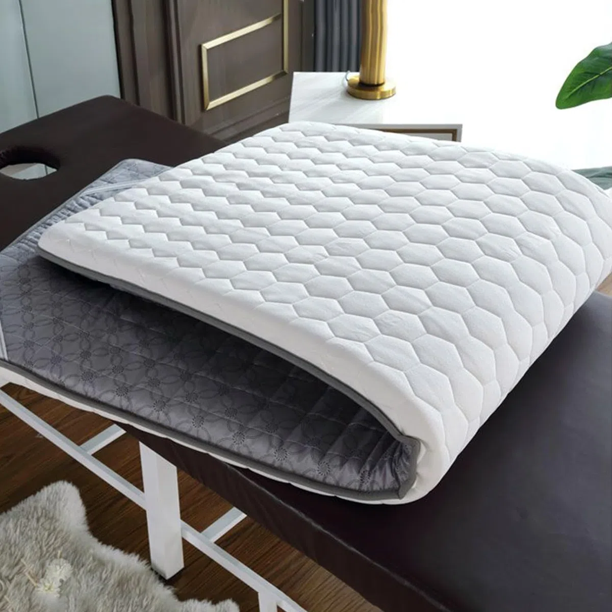 Protection De Table Massage De Station Thermale,Surmatelas en Mousse Mémoire De Forme pour Table Massage,Matelas Beauty Bed avec Trous,Tête Carrée,3 Options D'épaisseur,Gris,70x180cm 6cm