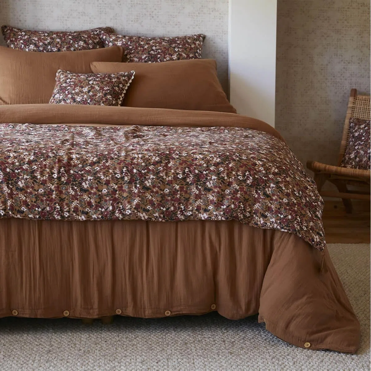 Chemin de Lit 90x200cm Gaze de Coton Brun Imprimé Fleur 4 Pompons