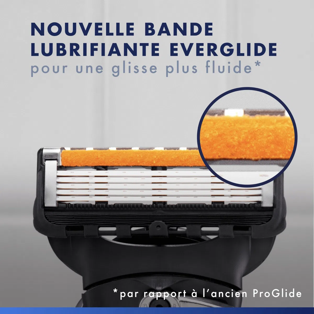 Gillette Lames de Rasoir Homme Proglide, Pack de 12 et Tour de Cou – Cartouche Dotée de la Bande Lubrifiante x2, Ultra Affutées et Longue Durée, en Acier Inoxydable, 1 Recharge Jusqu’à 30 Rasages