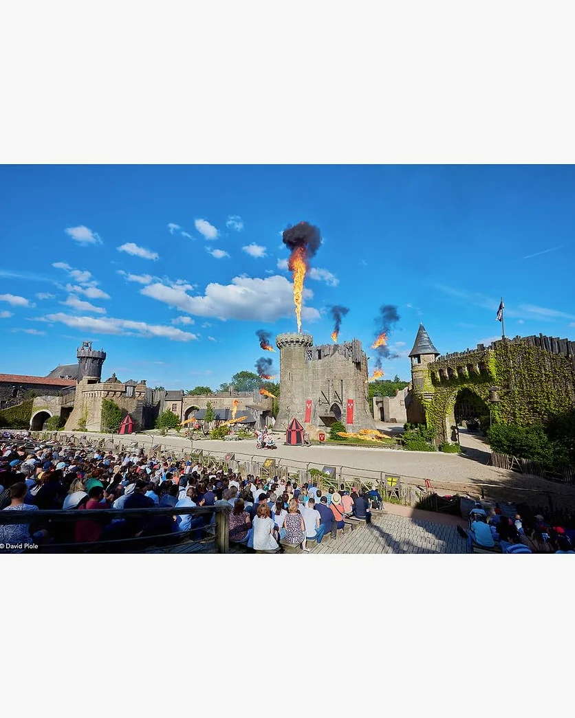 Ticketbox - PUY du Fou - 1 Jour pour 1 Adulte - Coffret Cadeau - Idée Cadeau Divertissement